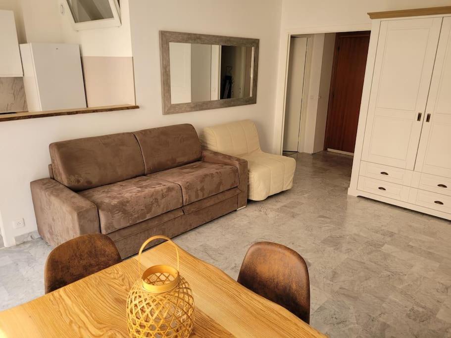 Studio Entre Plages Et Monaco Climatise Parking Roquebrune-Cap-Martin Exterior photo